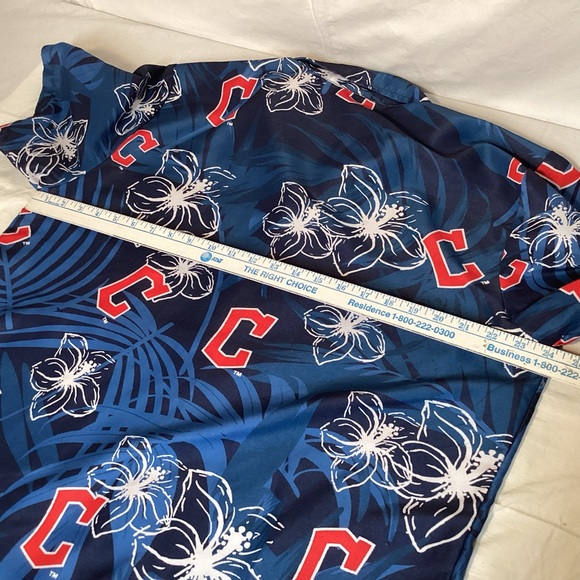 Cleveland Guardians Men's Button-Up Hawaiian Shirt Size XL - Picture 9 of 11